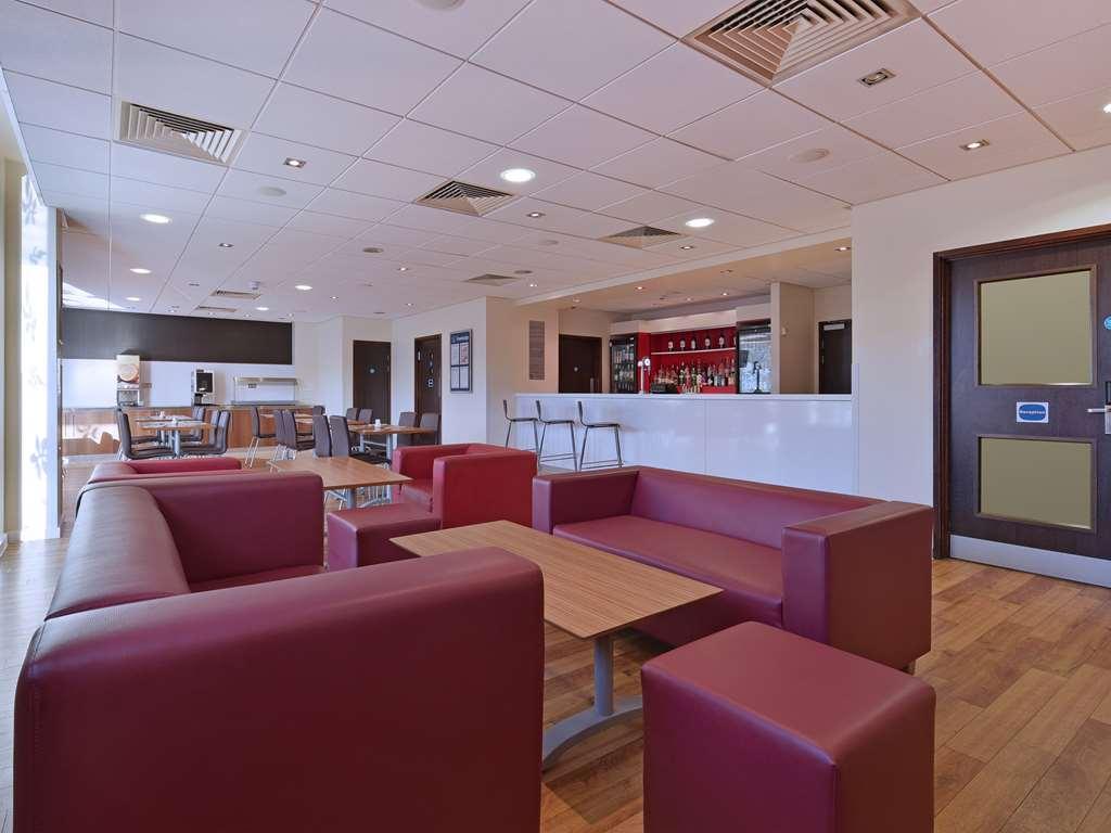 Travelodge High Wycombe Central Εστιατόριο φωτογραφία
